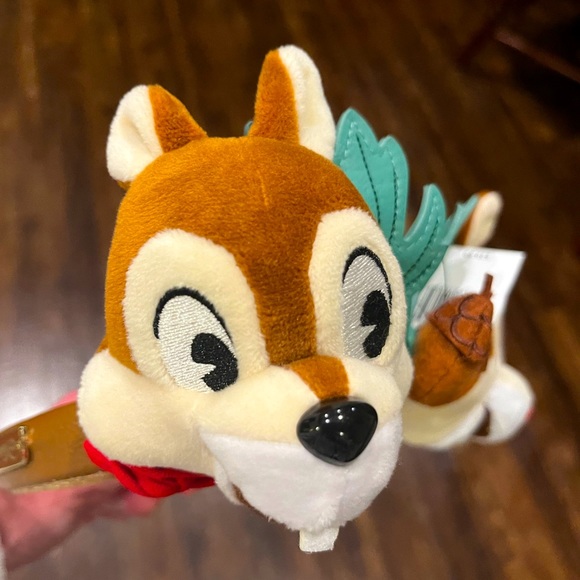 ✨ Disney Parks Loungefly Chip n Dale Fort Wilderness Minnie Mickey Ears ✨ NWT - Picture 4 of 10